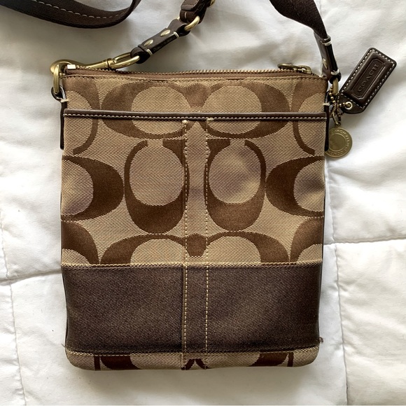 Coach Brown Signature Swingpack Crossbody | Soft Adjustable Strap | Authentic - Picture 2 of 6